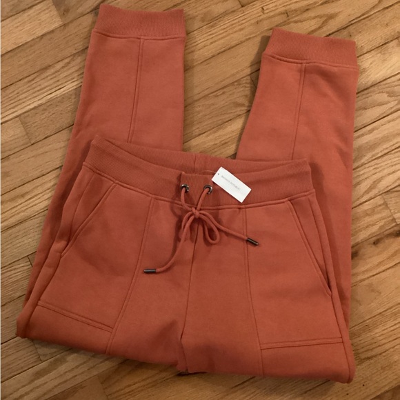 NWT BANANA REPUBLIC SLIM TAPERED LEG UTILITY POCKET FLEECE JOGGER POLISHED LOOK! - Picture 7 of 16